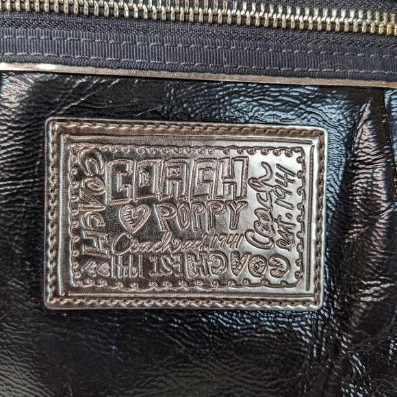 Coach Poppy Black Liquid Gloss Large Zip-top Carry-all Tote Handbag, 3 Hang Tags - Picture 2 of 14